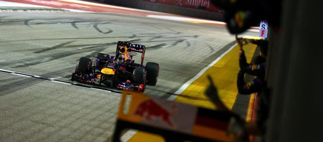 Foto de Vitória de Vettel em mais uma noite em Cingapura, com um pódio no mínimo improvável – Dia 123 dos 365 dias dos mais importantes da história do automobilismo