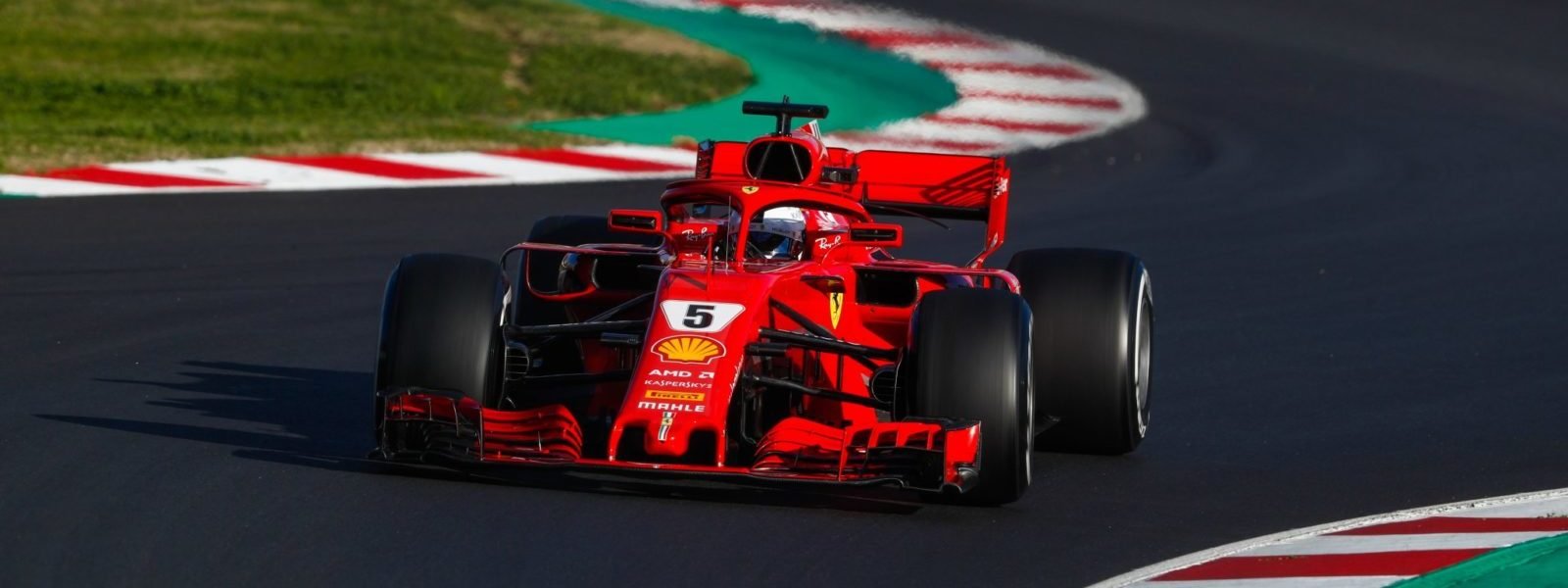 Foto de Testes 5: Sebastian Vettel lidera e McLaren apresenta problema no motor