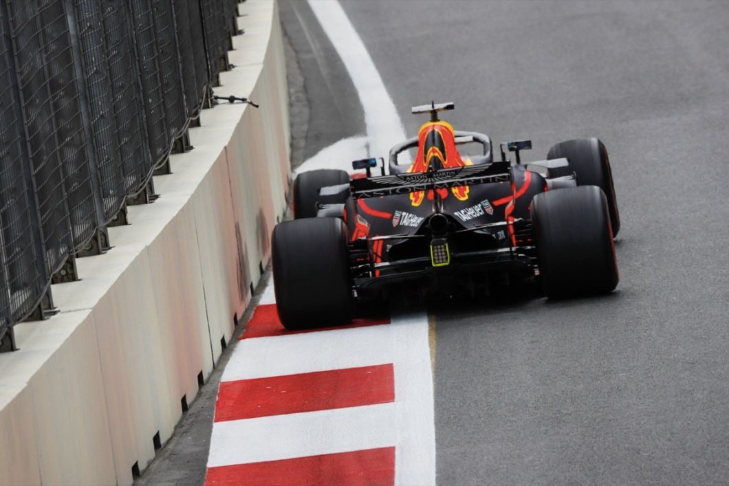 Foto de TL2 Azerbaijão – Daniel Ricciardo lidera sessão com RBR e Ferrari evolui com Raikkonen