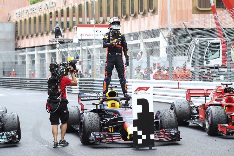 Foto de GP de Mônaco – Ricciardo resiste a problema na sua Red Bull para vencer a corrida