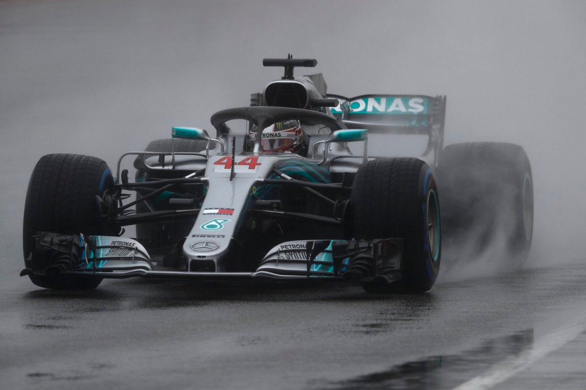 Foto de Classificação Hungria – Hamilton aproveita temporal para cravar a pole-position e liderar dobradinha da Mercedes