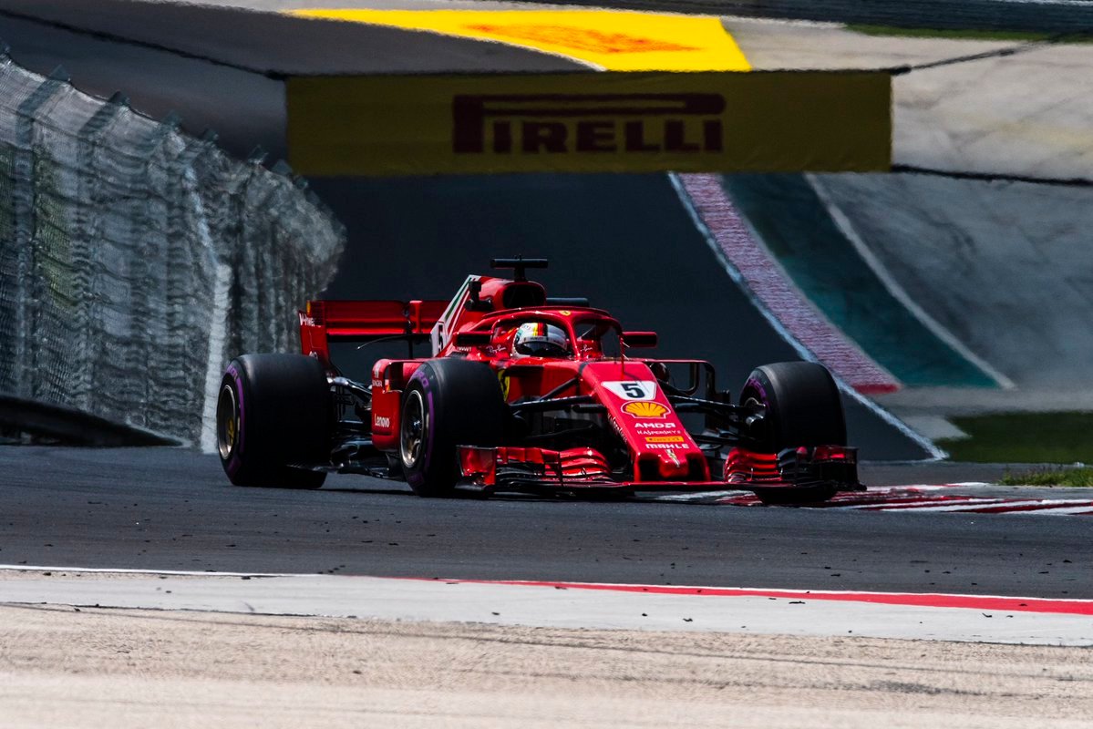 Foto de TL2 Hungria – Sebastian Vettel fecha sexta-feira na ponta, seguido por dobradinha da Red Bull