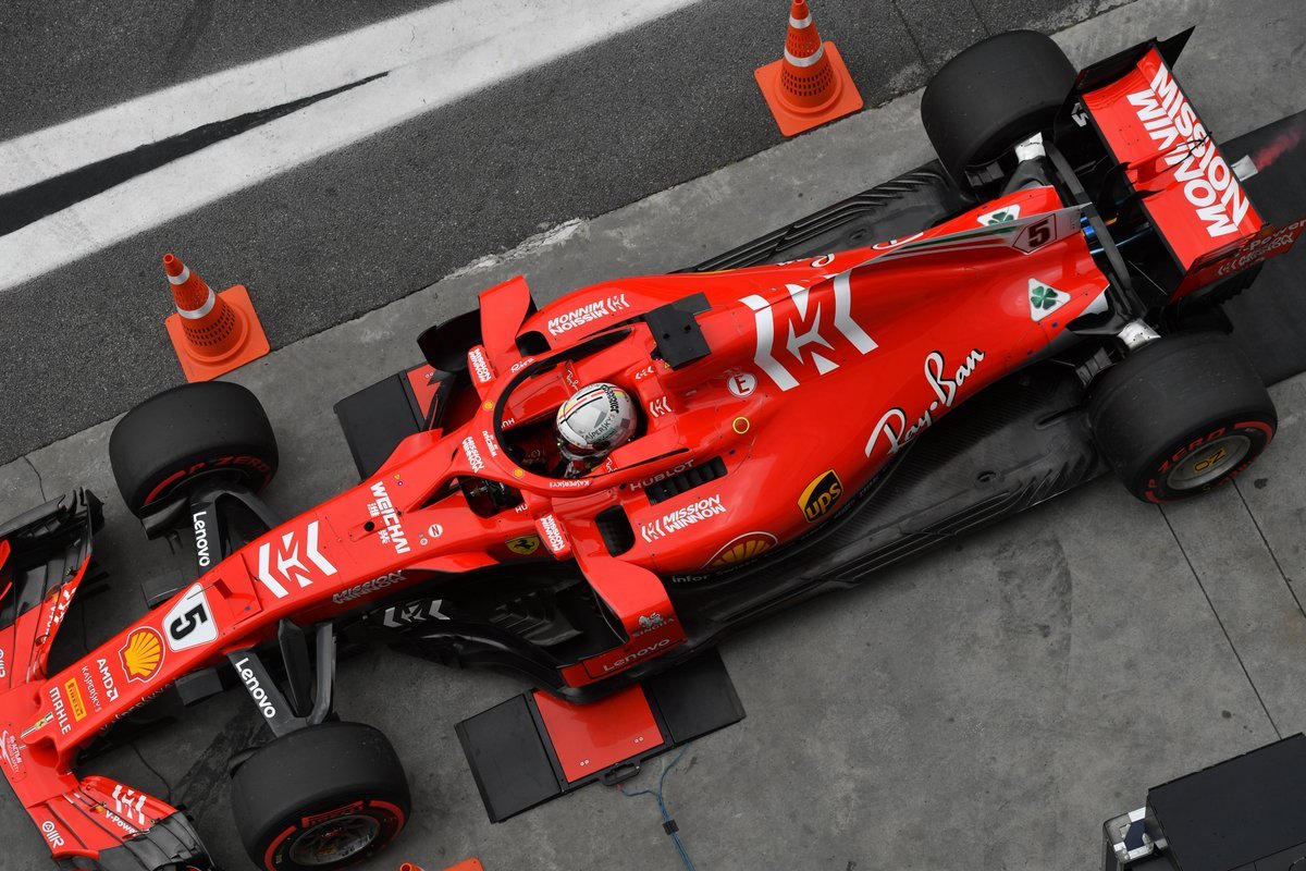 Foto de Sebastian Vettel recebe multa, por ter causado incidente no Q2 com balança da FIA