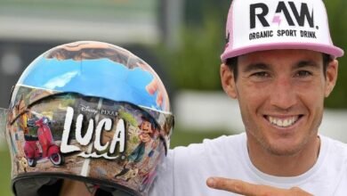 Foto de Para a prova italiana Espagaró apresenta capacete com personagem do filme ‘Luca’