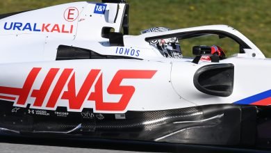 Foto de Haas remove patrocínio de empresa russa do carro para 3º dia de testes em Barcelona